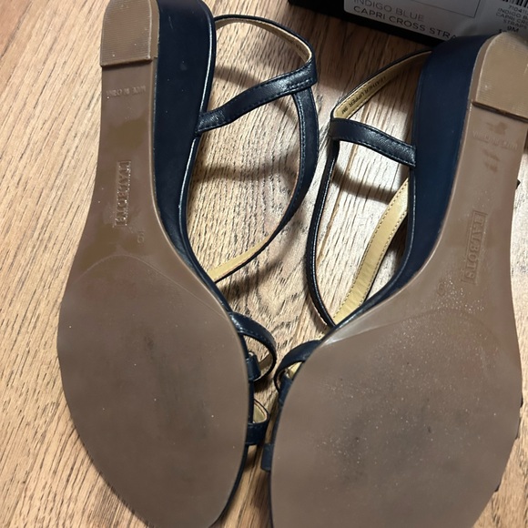 Low Wedge Strap Sandals. - Picture 3 of 4